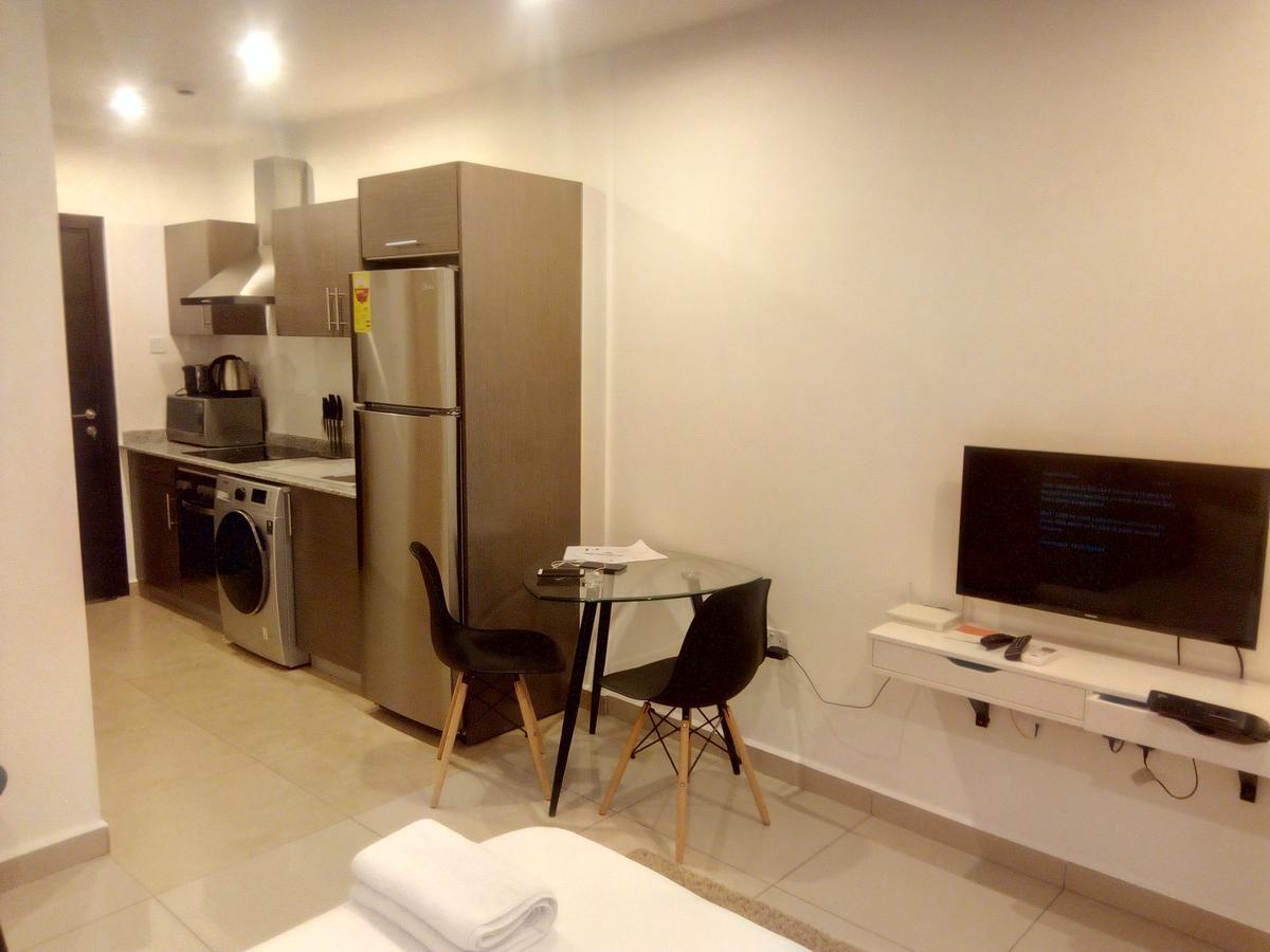 The Gallery Premier Suites Accra Exteriör bild